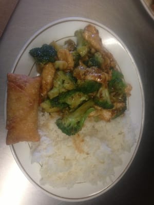 Chicken w. Broccoli combination plates.