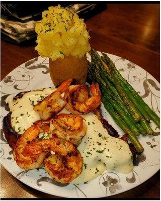 Surf & turf w/asparagus & mountain potato