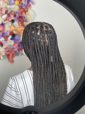 Knotless braids