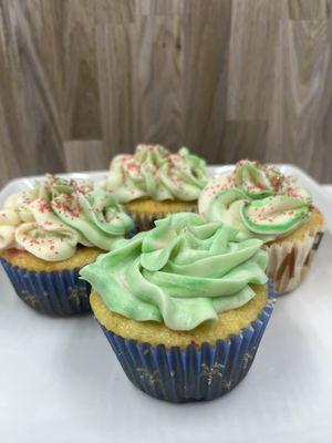 Vanilla Christmas cupcakes