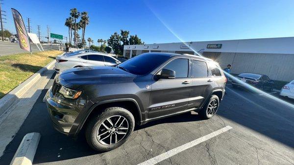 Jeep 35% ceramic  front windshield