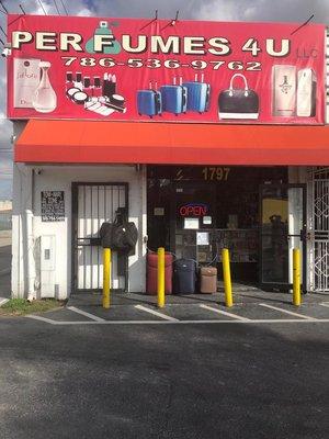 1797 NW 20th St Miami, FL 33142 786-536-9762