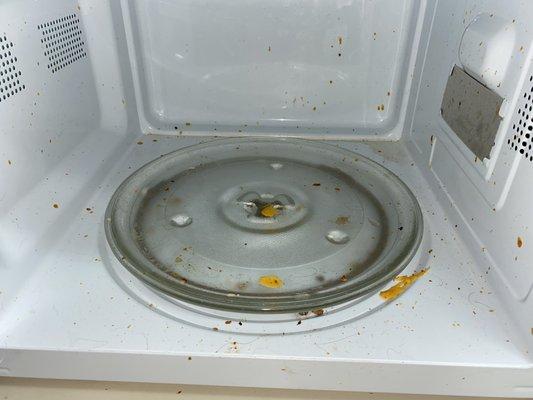 Before picture of a microwave.