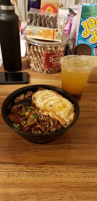 Supreme steak bowl & lemon kumquat boba