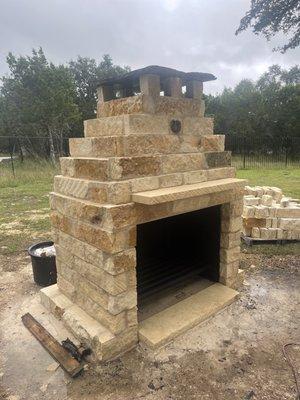 Outdoor fireplace