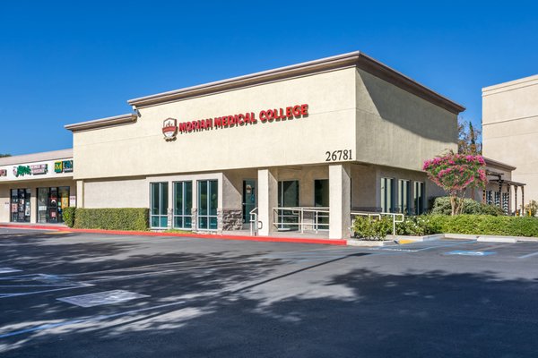 Campus located in the heart of the Santa Clarita Valley.