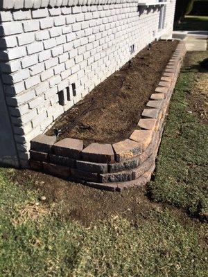 28' Length Paverstone Planter w/ Irrigation line and 6" Clean Soil