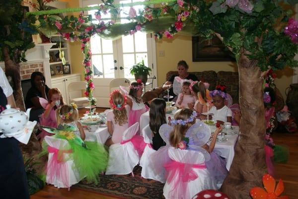 Victoria's Traveling Tea Party