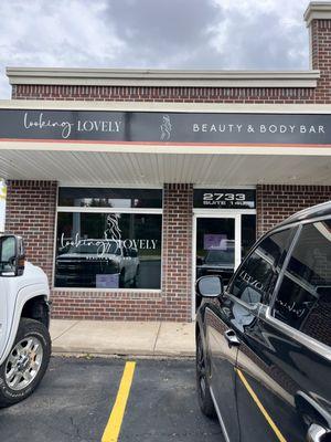 Looking Lovely Beauty & Body Bar