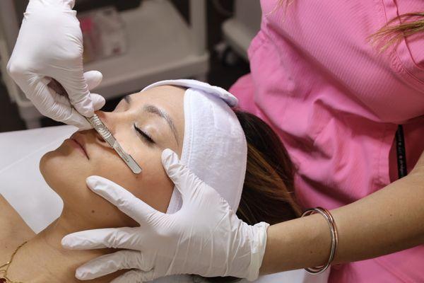 Dermaplaning