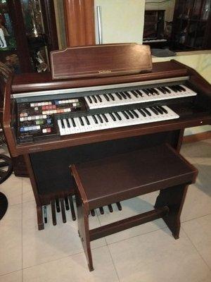 Full size technics organ and bench