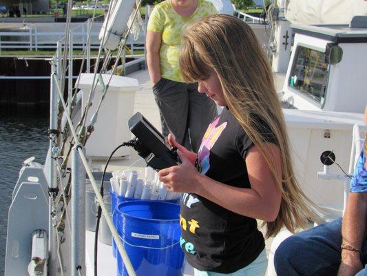 Fly an underwater remotely operated vehicle (ROV) on Utopia.