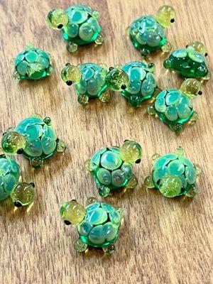 Lamp work turtle beads