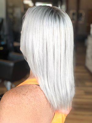 Silver/white hair with a natural root, using olaplex and pulpriot products!