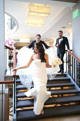 The beautiful bride in a stunning Carolina Herrera gown at Jericho Terrace