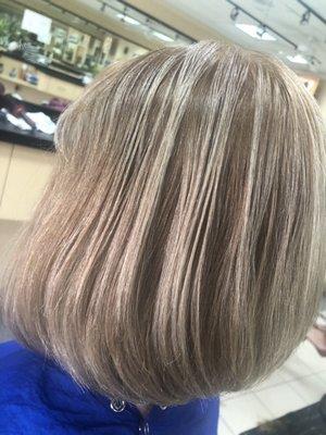 Color and highlight blonde