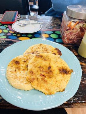 Pollo Pupusas