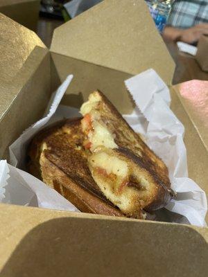 Grilled cheese with tomato and fig jam