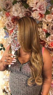 Hair extensions with highlights