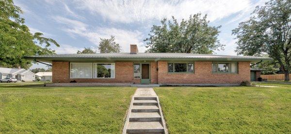 Mid-century home located in Weiser, ID.