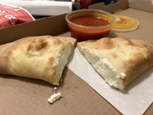 Ginormous calzone - delicious!!!