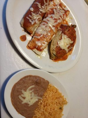 3-item combo: enchiladas, burrito, chile rellano, rice & beans.