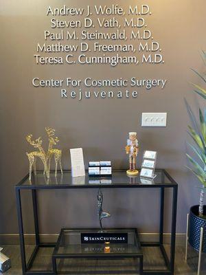 Image of Rejuvenate MedSpa Cherry Creek's waiting room lobby area