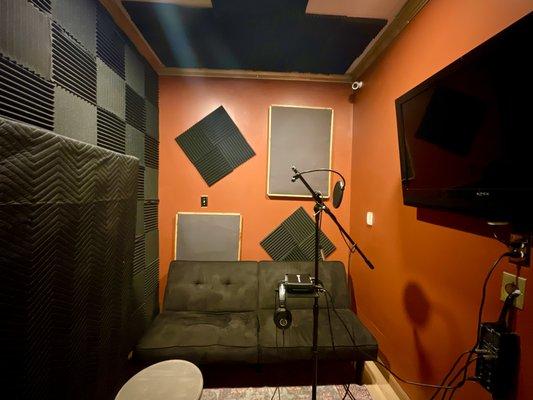 Breakthrough Sounds - Cleveland Recording Studio - Studio B