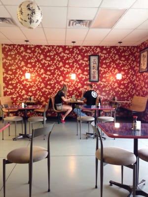 Very bright dining area & extra clean makes me feel confident in the cleanliness of their kitchen & woks!