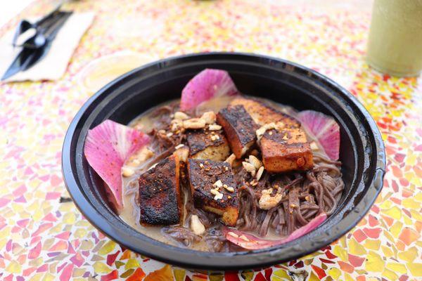 Spicy mazemen soba