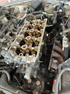 Mid teardown of b18 Acura Integra getting head gaskets, timing belt and much more!