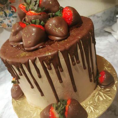 Chocolate covered strawberries cake