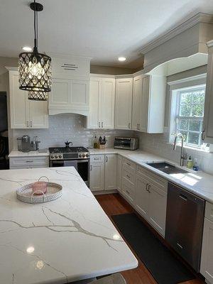 If you're looking for a kitchen remodeling contractor that can handle your full kitchen remodel project give us a call!