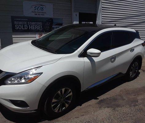 Nissan Murano with window tint and vinyl roof wrap