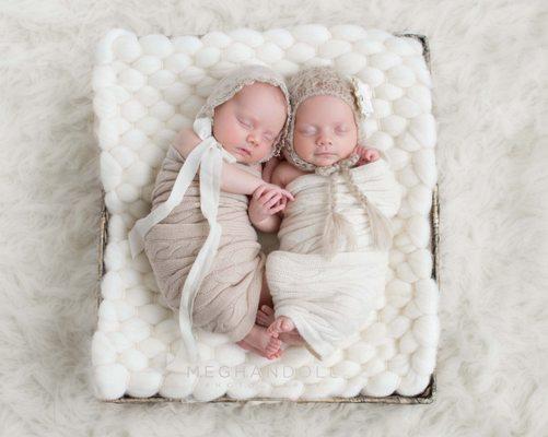 Twins-Newborn-Baby-Session