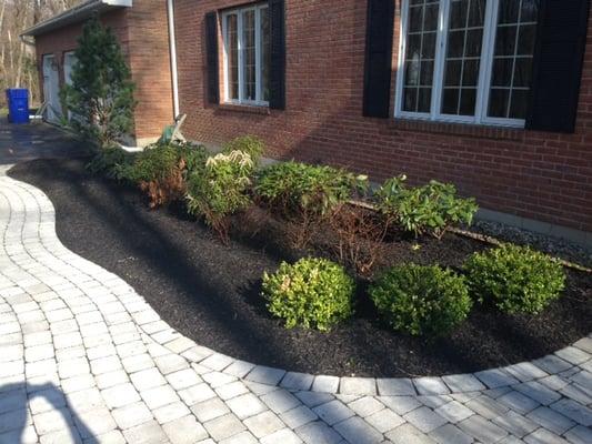 Mulching & Bed Maintenance