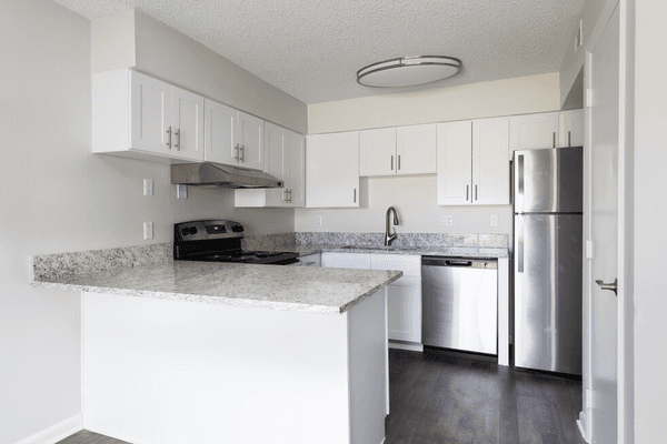 513 SF One Bedroom/ 1 Bath 
Kitchen