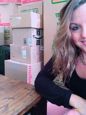 Packing and organizing service with a smile!