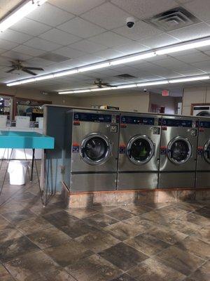 Laundromat in the other half of this gas station! It is nice and has a lot of machines too!