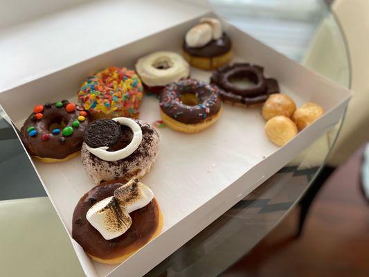 The flower shaped doughnut was very cute but edges were noticeably crispy and satisfying.TRY IT OUT!