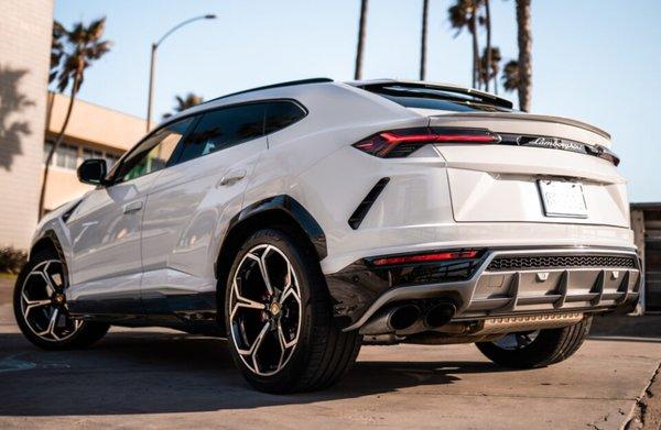 2021 Lamborghini Urus Pearl White Exterior