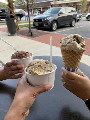 Coffee Oreo and chocolate ice cream.