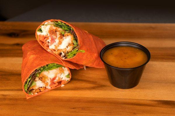 Wrap with tomato
tortilla, stuffed with
crispy Chicken breast,
mixed spring mix,
avocado, bell
peppers, Monterey
jack