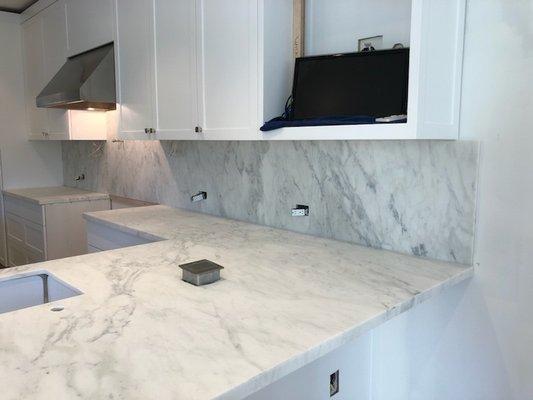 Kitchen Countertop + Backsplash