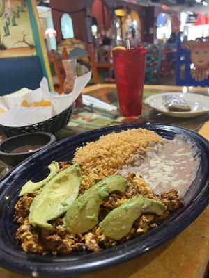 Huevos con Chorizo Lunch (with added avocado slices)