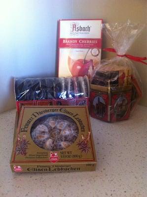 Lebkuchen and chocolates