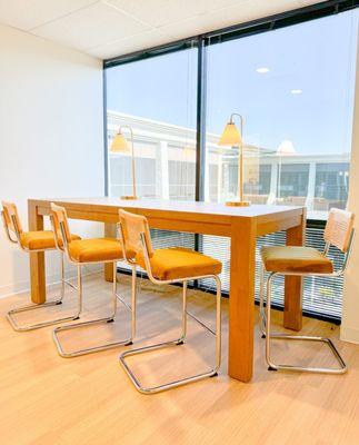 Group therapy seating area for teens and adolescents receiving outpatient therapy in Embark Behavioral Health in Phoenix, Arizona.