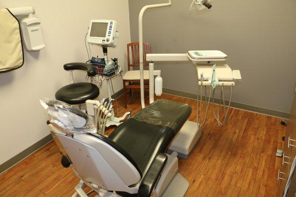 One of our bright yet comfortable exam rooms.