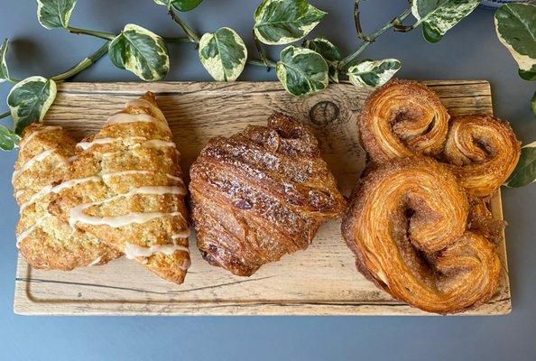 Scones, croissant, palmiers