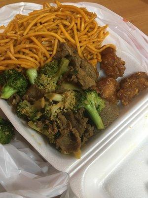 Chowmain, orange chicken and beef and brócoli